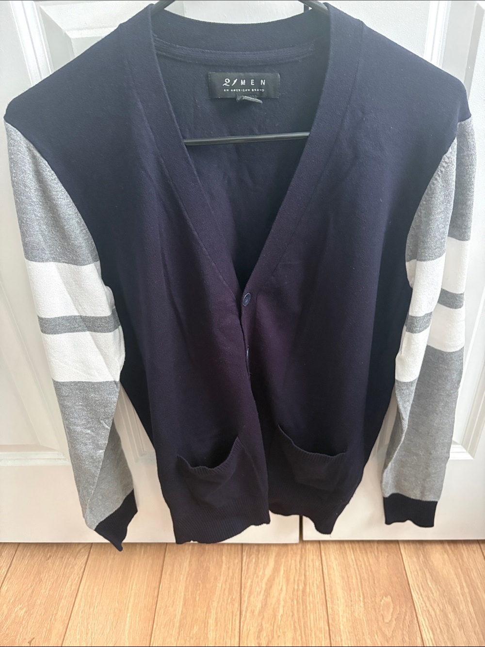 21men Navy Cardigan with Gray and White Striped Sleeves